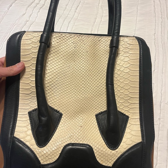 POUR LA VICTOIRE BUTLER EMBOSSED LEATHER COFFEE BONE BLACK LARGE TOTE BAG - Picture 4 of 11